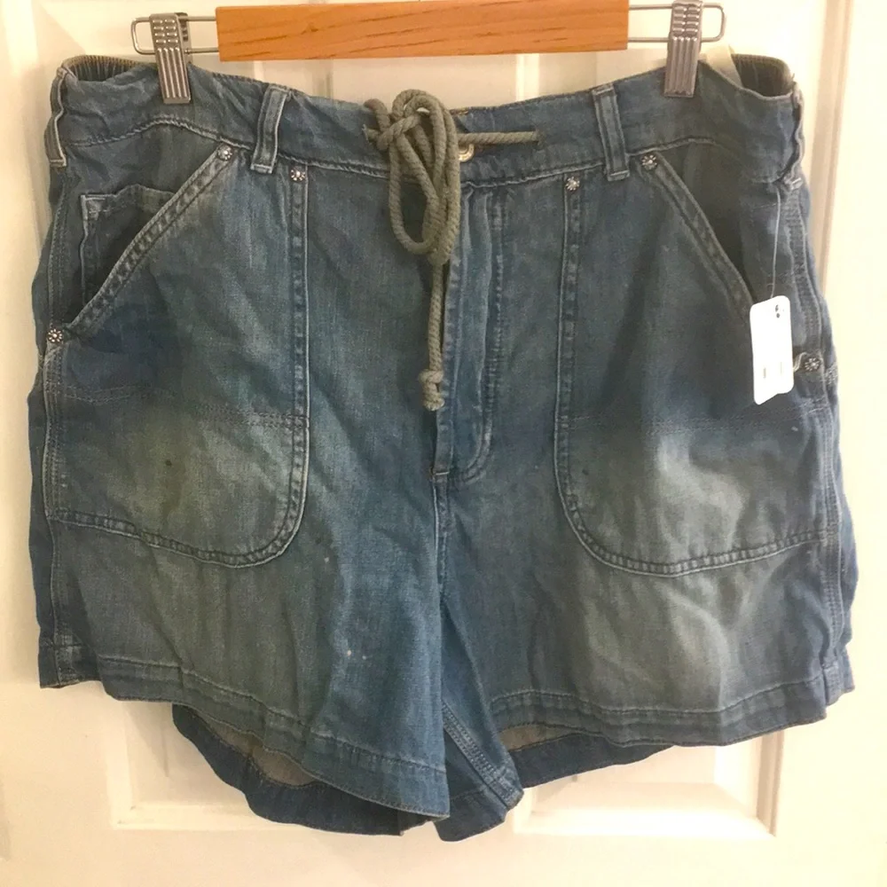 Free People Denim Jean Shorts in Faded Blue